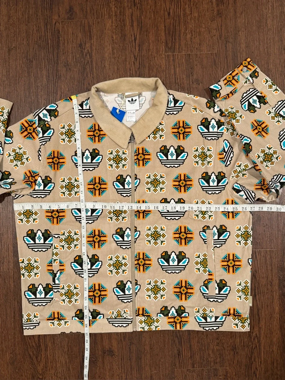 adidas details loose